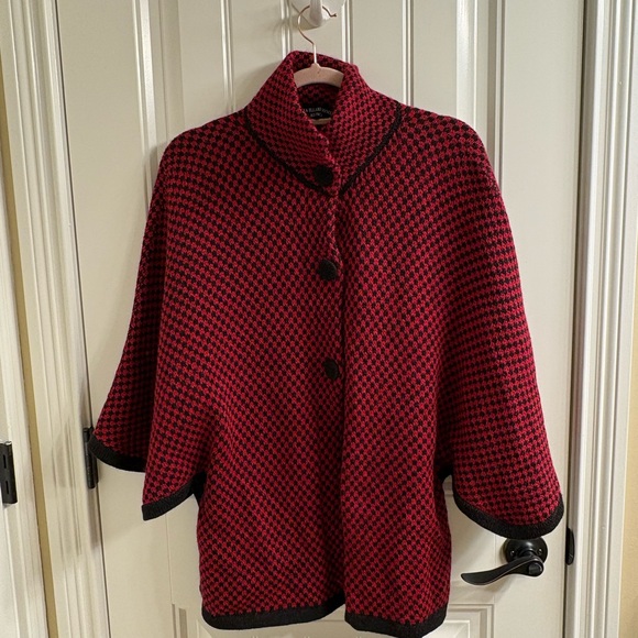 Linea Illari Jackets & Blazers - Linea Illari Sonccoy Alpaca Red Black Cape Poncho Made Peru Cape One Size Wool